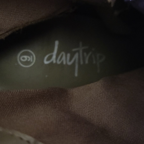 Women's Suede Fringed Boots - Picture 3 of 9